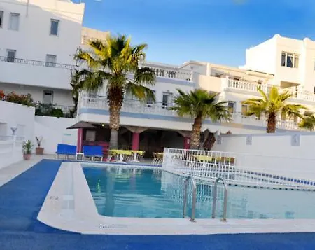 Roadhouse Apartahotel