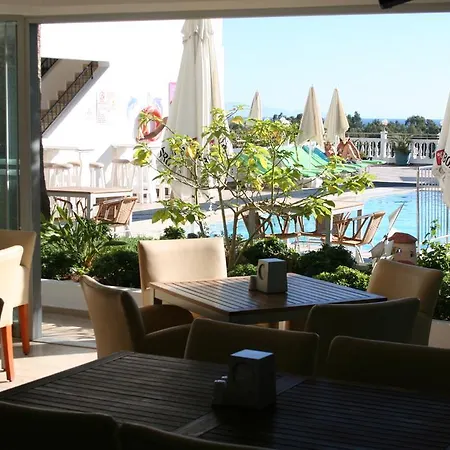 Apartahotel Roadhouse 2*
