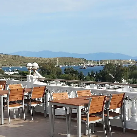 Roadhouse Apartahotel 2*