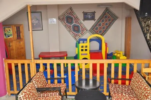 Lejlighedshotel Roadhouse 2*