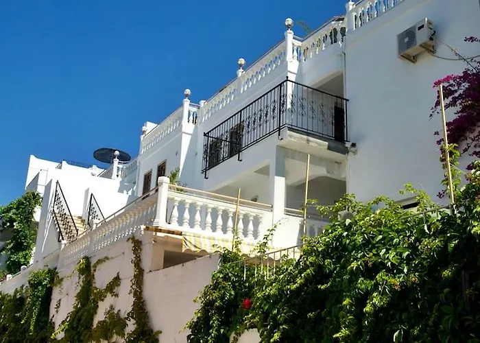 מלון דירות Roadhouse 2*