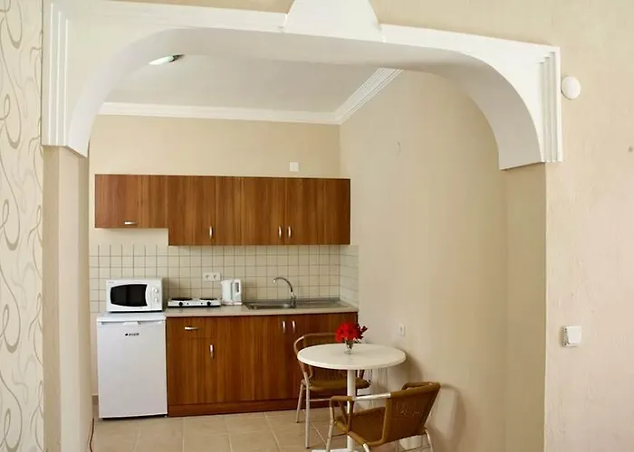 Roadhouse מלון דירות גומבט