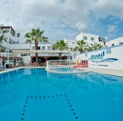 Roadhouse 2* גומבט